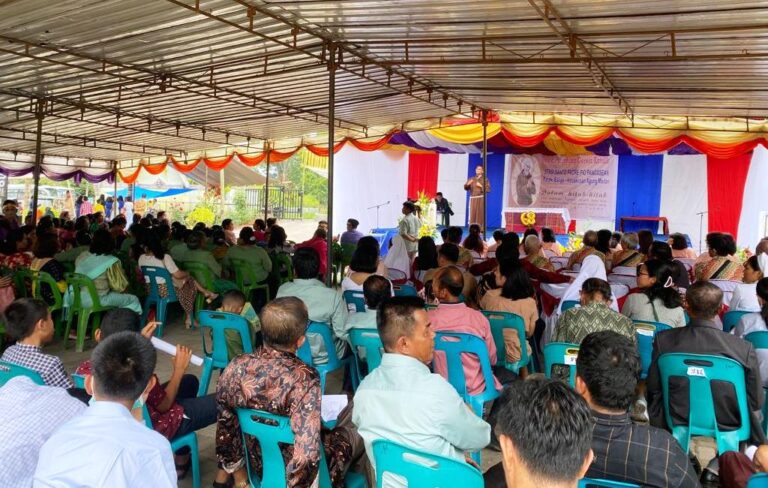 Peletakan Batu Pertama Gedung Pastoran, Stasi Padre Pio Pangasean Siap Jadi Paroki