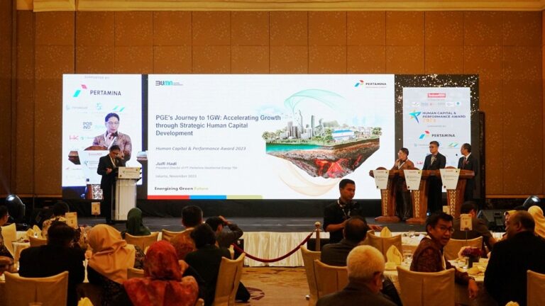 Dirut PGE Raih Best CEO di Industri Energi