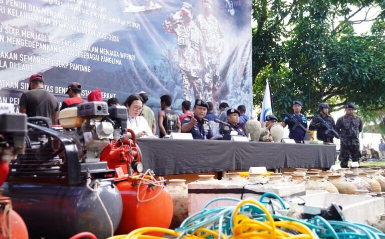 KKP Tangkap 3 Kapal Pengangkatan BMKT Ilegal