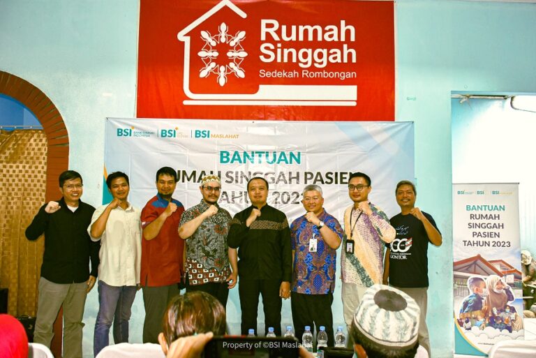 BSI Maslahat-BSI Serahkan Bantuan Program Rumah Singgah Sedekah Rombongan Semarang