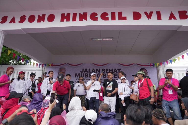 Progresif Relawan Ganjar Mahfud Jalan Sehat Mubeng Kraton