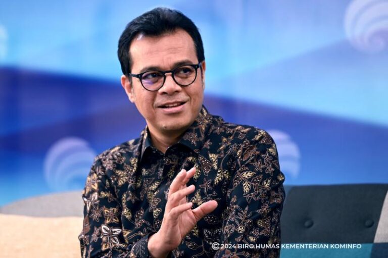 Wamenkominfo:  Politik Identitas dan Hoaks Ada Tapi  Menurun