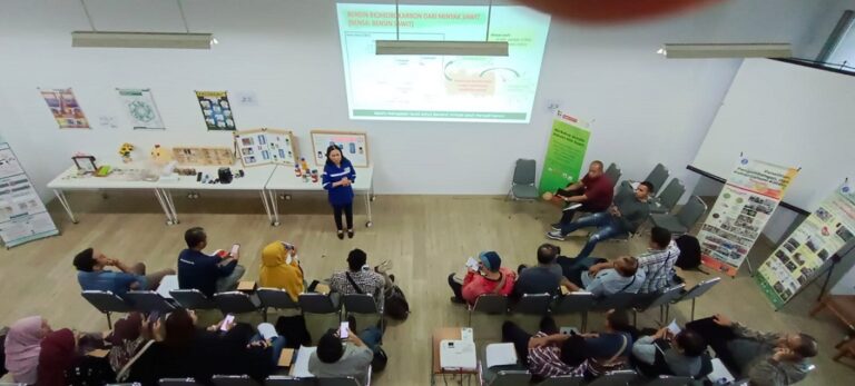 Di Lab Katalisis ITB, Puluhan Jurnalis Dapat Info Pemanfaatan Sawit untuk Bensin dan Bioavtur