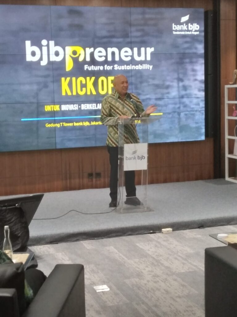 Menkop dan UMKM, Teten Masduki di acara Kick Off BJBpreuner , Bank BJB (foto: Tom)