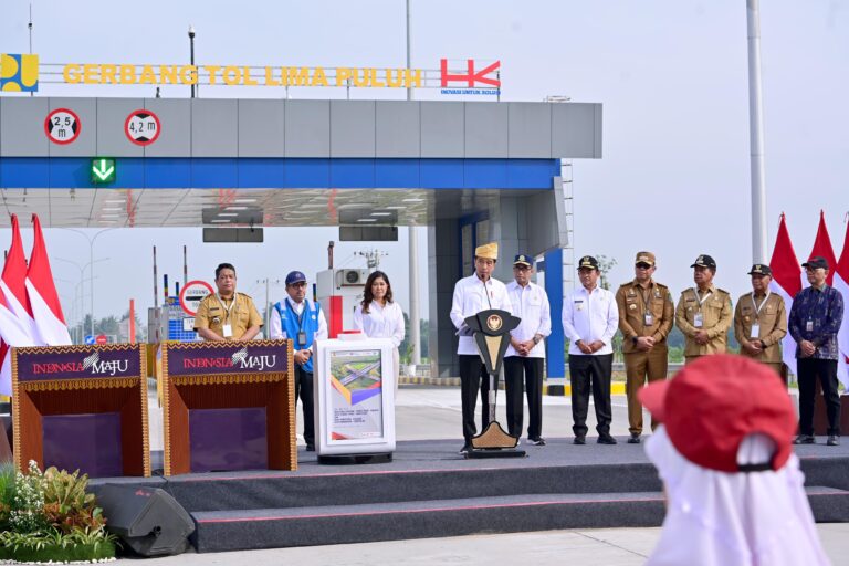 Presiden Joko Widodo Resmikan Jalan Tol Ruas Kuala Tanjung-Tebing Tinggi-Parapat, Sumut