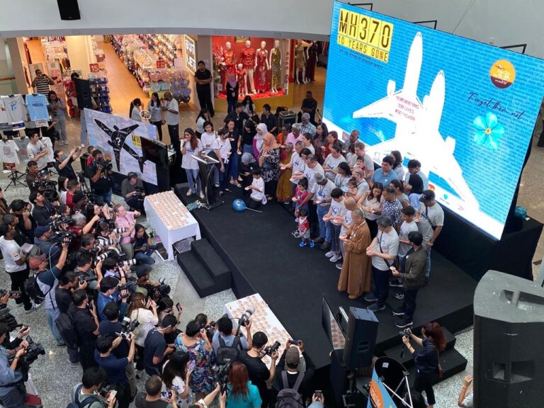 Tragedi MH370: Setelah Menanti 10 Tahun, Perasaan Pria Ini Akhirnya Lega