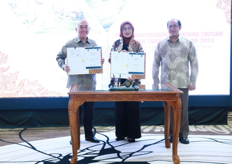 AKR Corporindo dan Kemenkeu Teken Kontrak Energi Bersubsidi