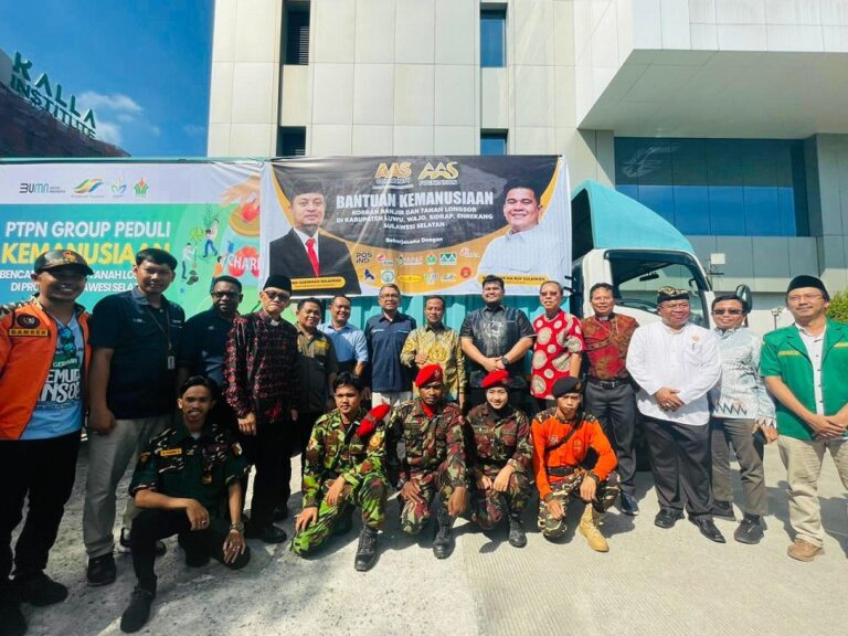 Gapki Serahkan Bantuan Bencana Banjir Bandang di Kabupaten Luwu Utara