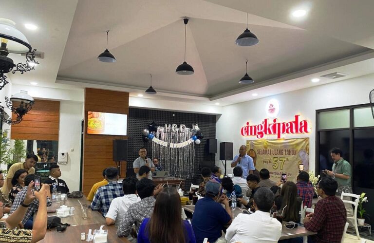 Cingkipala Manado Resto yang Halal-Maknyuss dan Ultah Rm Leo Mali