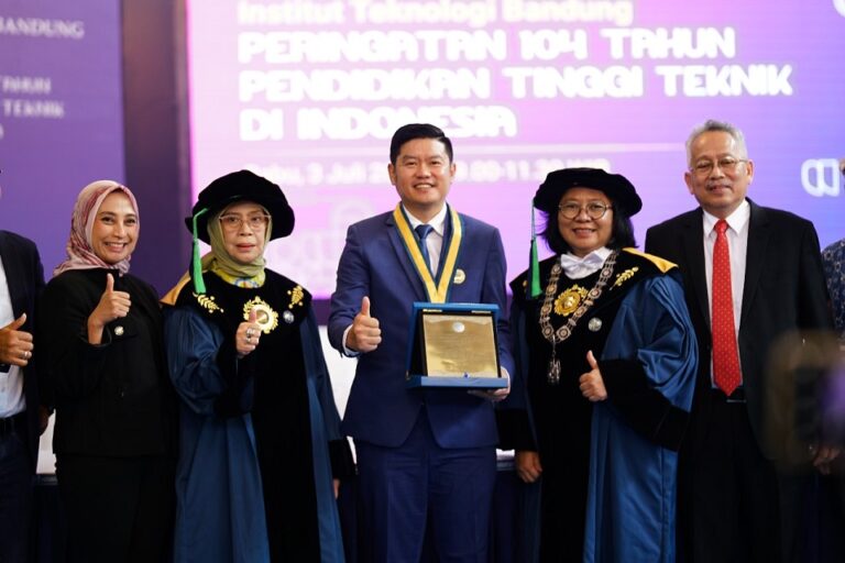 30 Tahun Kembangkan Riset, Astra Agro Dapat Penghargaan Ganesa Widya Jasa Utama