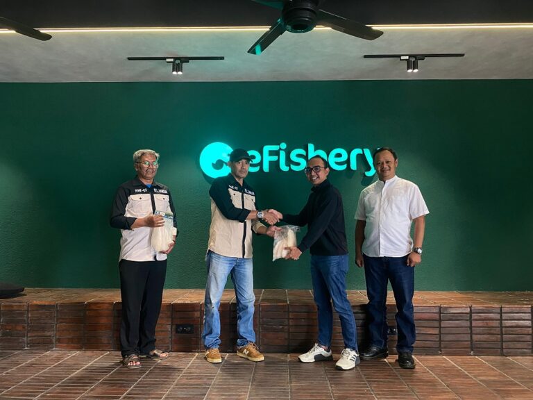 eFishery Berbagi, Komitmen untuk Peningkatan Akses Protein bagi 600 KK di Bandung