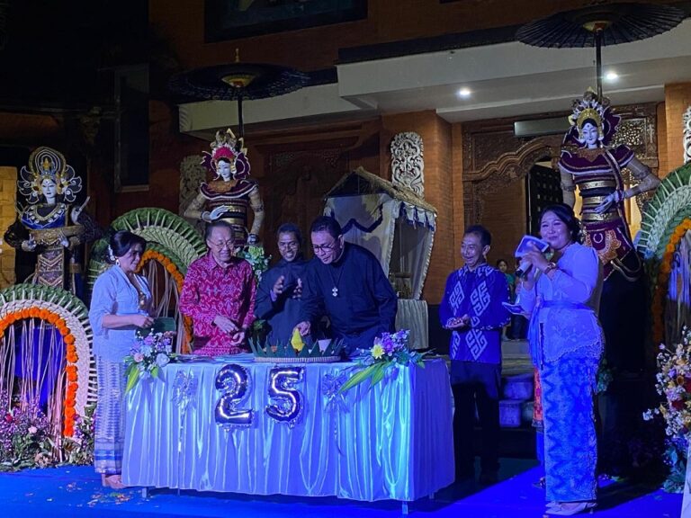 Rm Agustinus Keluli Manuk OCD, Imam yang Ahli Bikin Wine