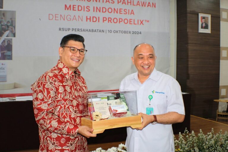 Gandeng Kemenkes, HDI Sumbang 50.000 Suplemen Daya Tahan Tubuh untuk Nakes RS
