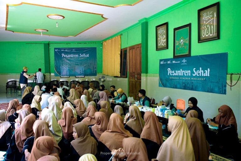 Tingkatkan Kualitas Kesehatan Santri, BSI Maslahat dan BSI Luncurkan Pesantren Sehat 2024
