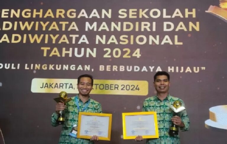 Dua Sekolah Binaan PT GSDI-GSYM Terima Penghargaan Adiwiyata Mandiri