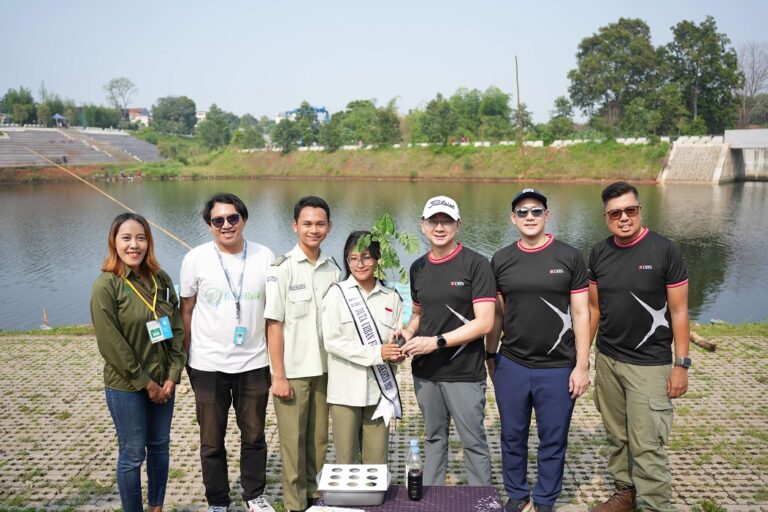 PT DBS Vickers Sekuritas Indonesia Gandeng Bumi Baik Tanam Pohon Trembesi di Waduk Brigif, Jagakarsa