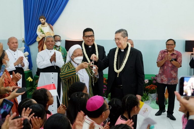 Jenazah Kardinal Ayuso Dimakamkan di Sevilla, Jumat