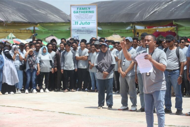 Ribuan Pekerja Biomasa Jaya Abadi dan Group Bersatu Lawan Hoax LSM