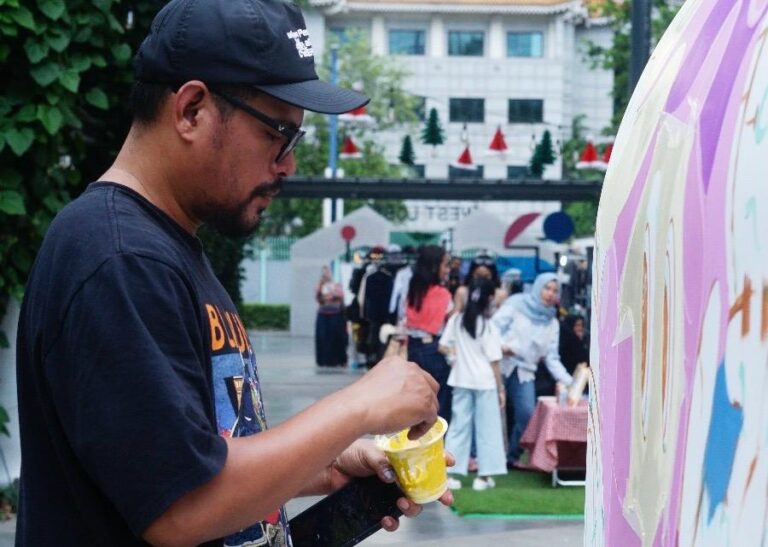 One Satrio Rayakan Ruang Publik Lewat Seni Instalasi dan Grandiversary