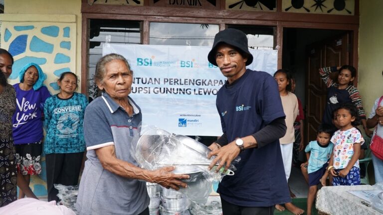 BSI Maslahat Bantu Penyintas Erupsi Gunung Lewotobi