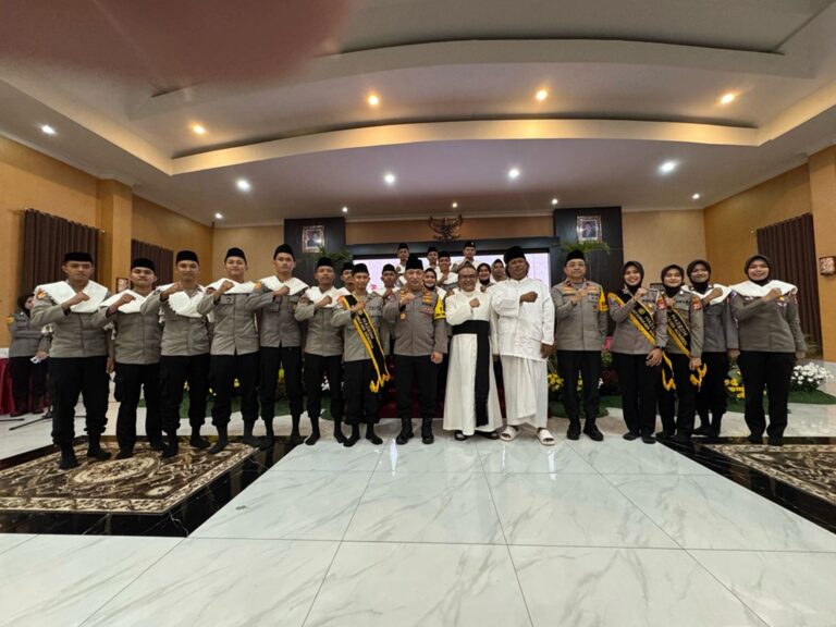 Hadroh Salam Damai dan Tombo Ati dari Polres Kulon Progo untuk Indonesia Damai