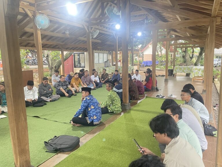 Dorong Solidaritas Umat Beragama, Lafadz NC Gandeng DMI Tangsel dan Paroki St Barnabas Buka Puasa Bersama