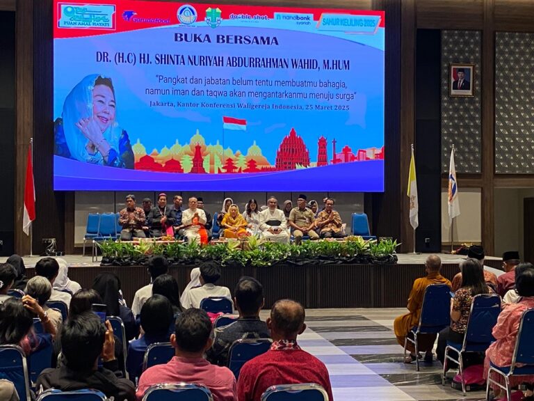 KWI Buka Puasa Bersama  Hj Shinta Nuriyah dan Anak-Anak Yatim