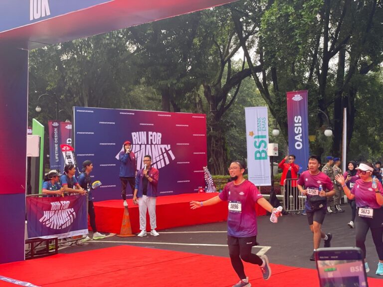 Dukung Perjuangan Palestina, BSI Maslahat Turut Berpartisipasi dalam Run For Humanity di Bandung