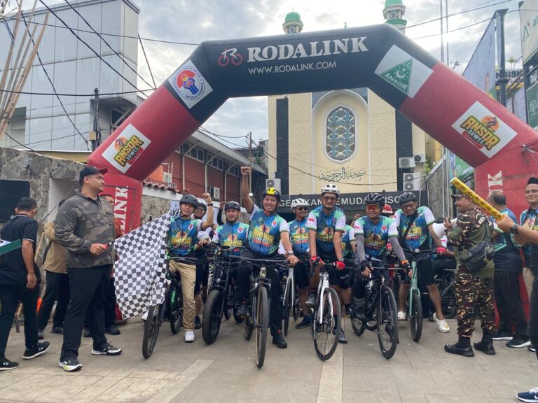 Lepas Gowes Harlah ke-91 Ansor, Menpora Sumbang Hadiah Utama 4 Paket Umrah