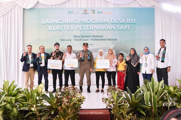 Tingkatkan Ekonomi Mustahik, BSI Maslahat Luncurkan Program Desa BSI Klaster Peternakan Sapi Potong di Kabupaten Tanah Laut