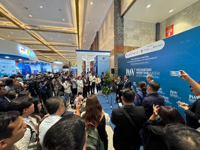 PT KBS Perkuat Jejaring Maritim Nasional di Indonesia Maritime Week 2025