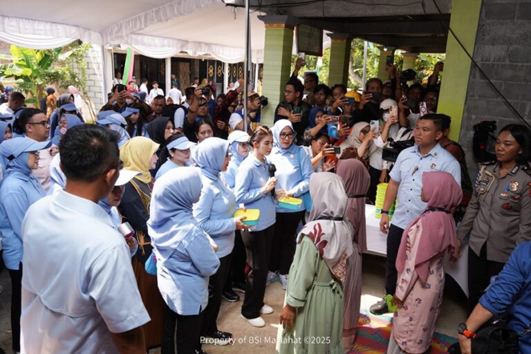 BSI Maslahat Berikan Bantuan Paket Makanan Bergizi di Sragen