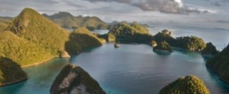 Greenpress Indonesia: Hentikan Tambang di Pulau-Pulau Kecil Raja Ampat!