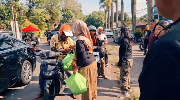 Antisipasi Cuaca Ekstrem dan Covid Baru, JKJT Bagikan Singkong dan Kunyit untuk Tingkatkan Imun Masyarakat