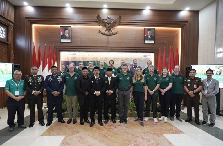 Tim Eropa dan Bupati Madiun Kunjungi Proyek Beras Rendah Karbon yang Didanai Uni Eropa