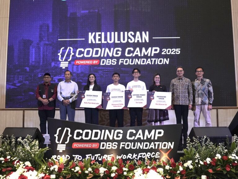 Coding Camp 2025 powered by DBS Foundation Sukses Berikan Pelatihan Teknologi untuk 60.000 Talenta Digital Baru