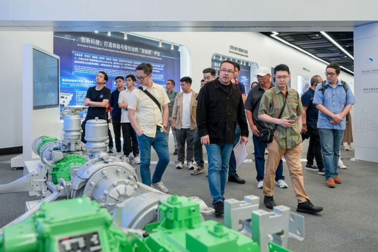 Ketika Nasabah DBS Treasures Private Client dan Generasi Penerus Bertemu Pakar Industri Dunia dan Koneksi ke Mitra Usaha se-Asia