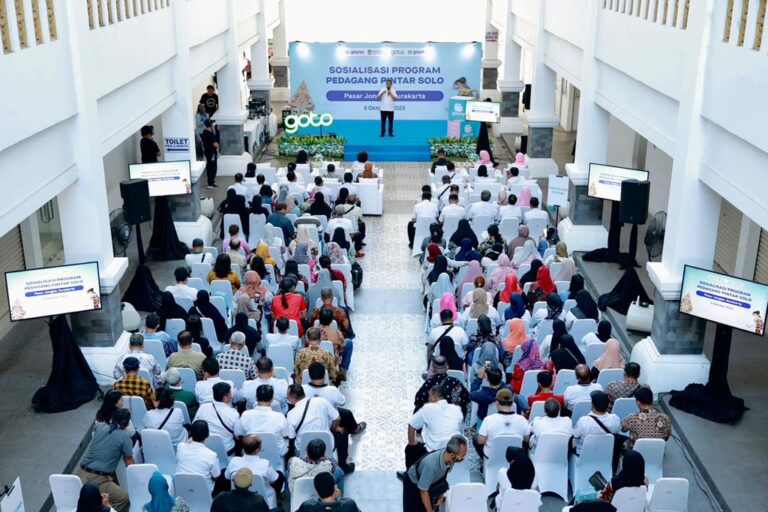 Pemkot Surakarta dan GoPay Dukung Digitalisasi Pedagang Pasar dan UMKM Lewat Program Pedagang Pintar Solo