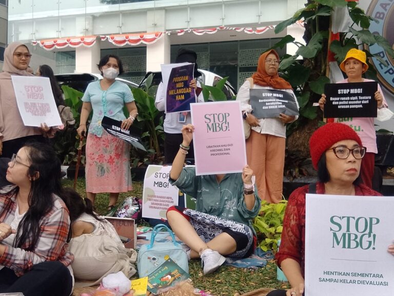 Aksi Suara Ibu Indonesia: Hentikan MBG! Anak Kita Layak Pangan Aman