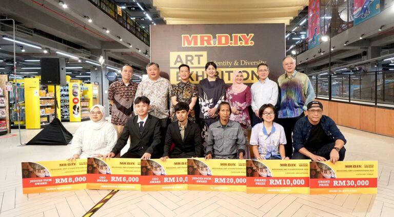 Prestasi Membanggakan: Dua Seniman Indonesia Raih Gelar  Prestisius di MR.D.I.Y. Regional Art Competition 2025