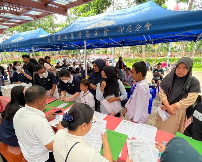 Komitmen terhadap Generasi Sehat, Grand Waterfront Sedayu City-Yayasan Tzu Chi Indonesia Gelar Khitan Ceria