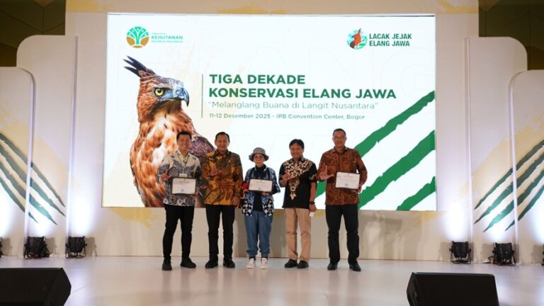 PGE Dapat Penghargaan Menhut karena Lebih Satu Dekade Lestarikan Elang Jawa