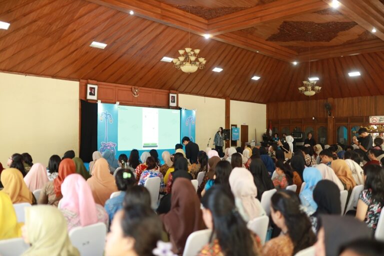 Kerja Sama Strategis, GoPay dan Pemkot Surakarta Berdayakan Warga lewat Posyandu Plus