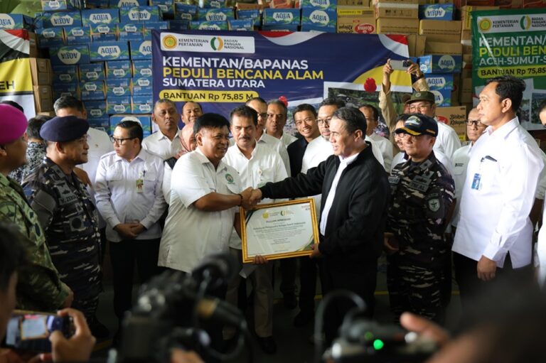 Mentan Apresiasi Gapki atas Kepeduliannya pada Gerakan Donasi Bencana Sumatera