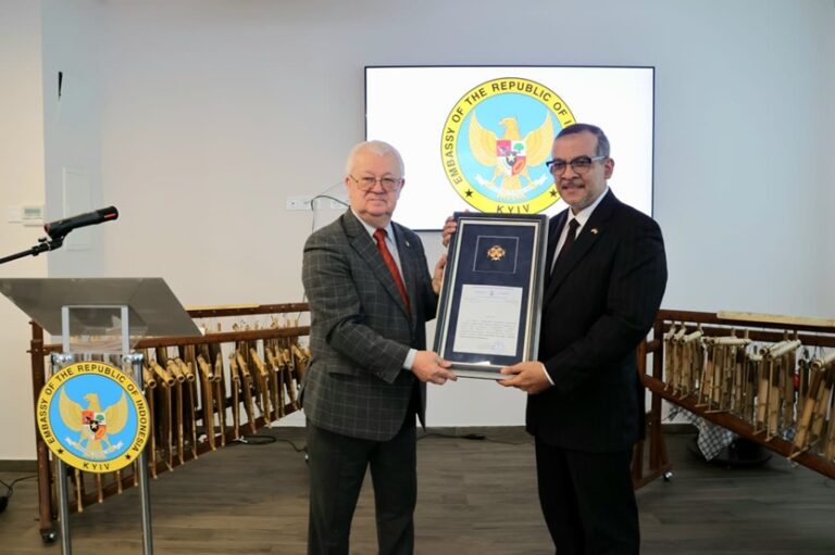 Dorong Diplomasi RI-Ukraina, Dubes RI Dianugerahi Bintang Santo Nikolas