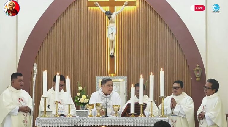 Uskup Malang Ajak Umat Paroki Kraksaan Teladani Pertobatan Santo Paulus
