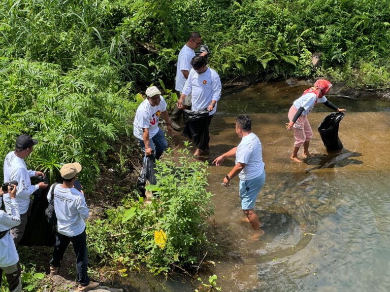 Perintah Prabowo Direspon Akar Rumput: DPC Partai Gerindra Sleman Aksi Bersih Sungai di Kali Boyong