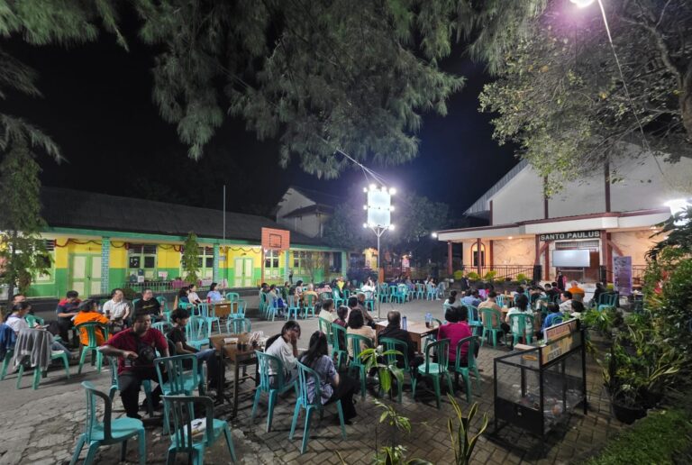 Rekoleksi Prapaskah, Umat St Paulus Kraksaan Rayakan Kedekatan di Bawah Cahaya Bintang