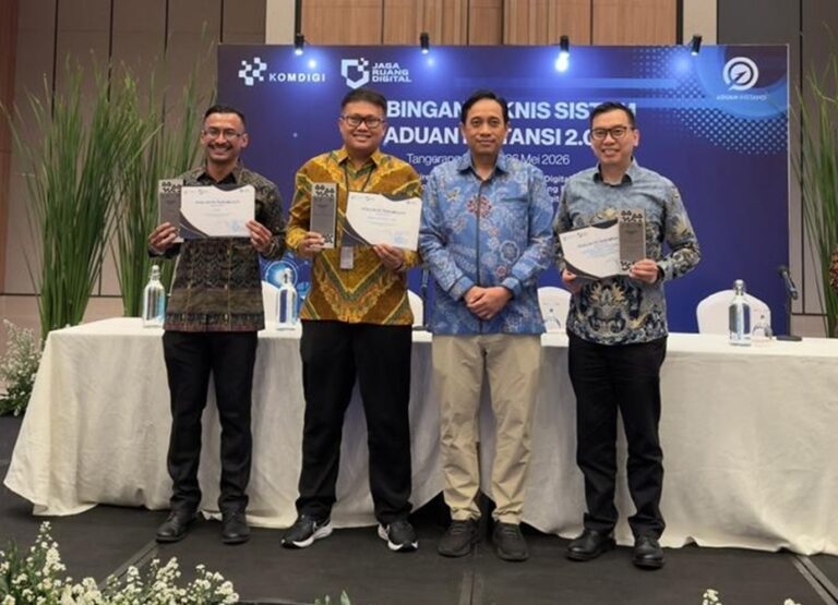 Nyata Berantas Transaksi Ilegal, DANA Raih Penghargaan Komdigi