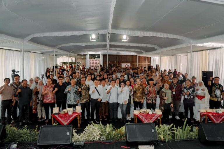 Mengenang Romo Benny: Melanjutkan Jejak Gus Dur Merawat Kebinekaan, dan Menjaga Demokrasi